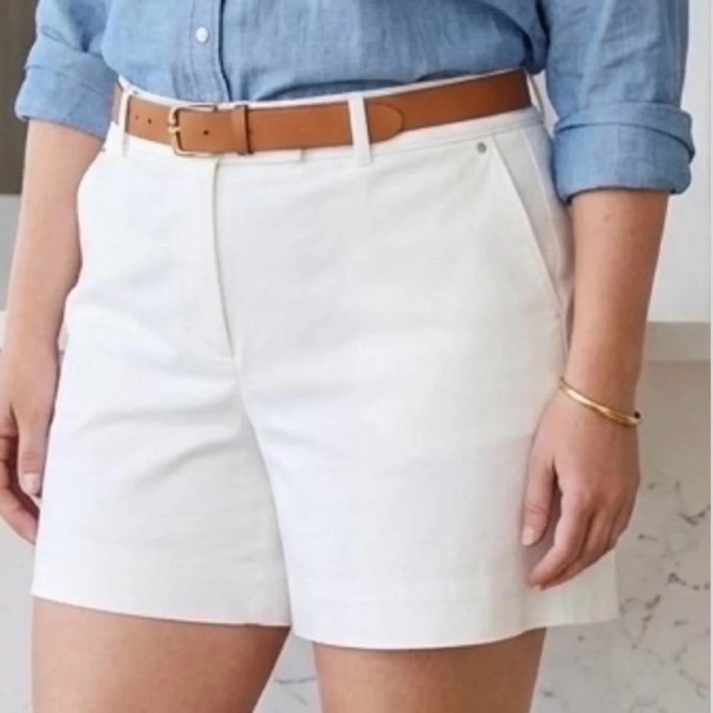 White‎ House Black Market The 5 Inch Short Women 6 White PreLoved